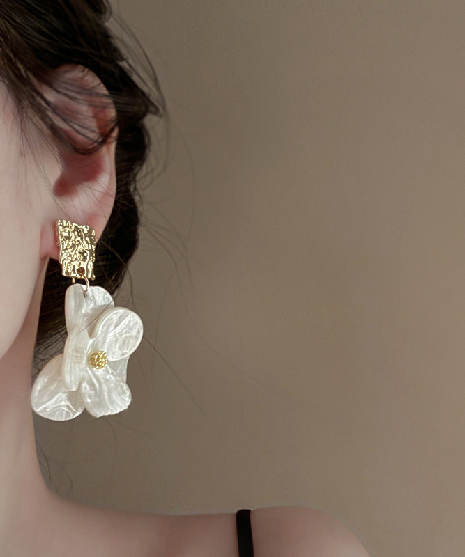 Chic White Acrylic Floral Drop Earrings