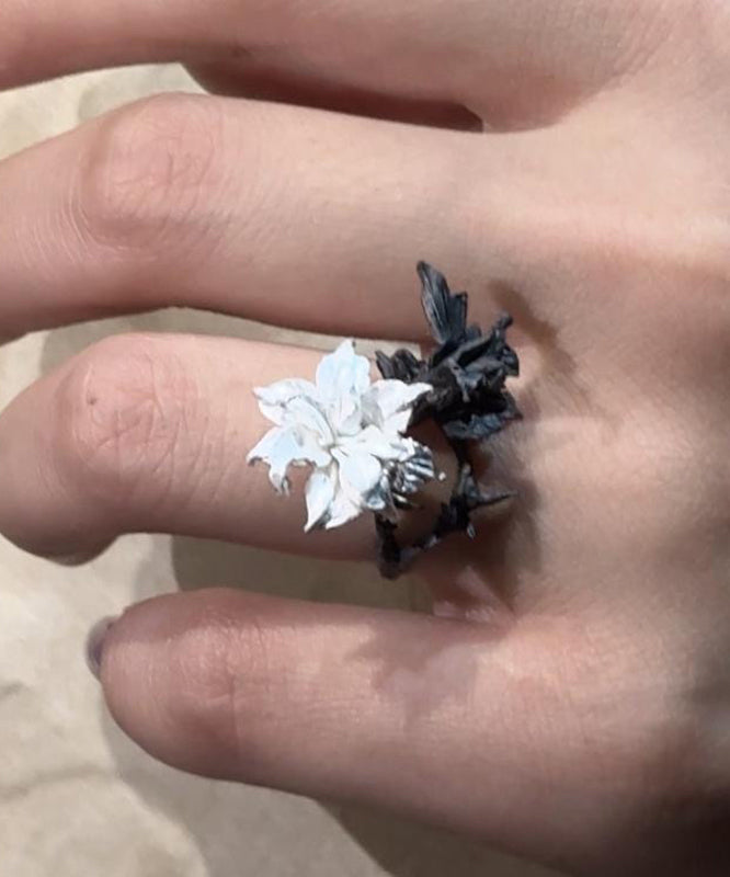 Chice Black White Stering Silver Floral Rings