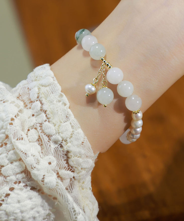 Classy White Pearl Mother Shellfish Charm Bracelet