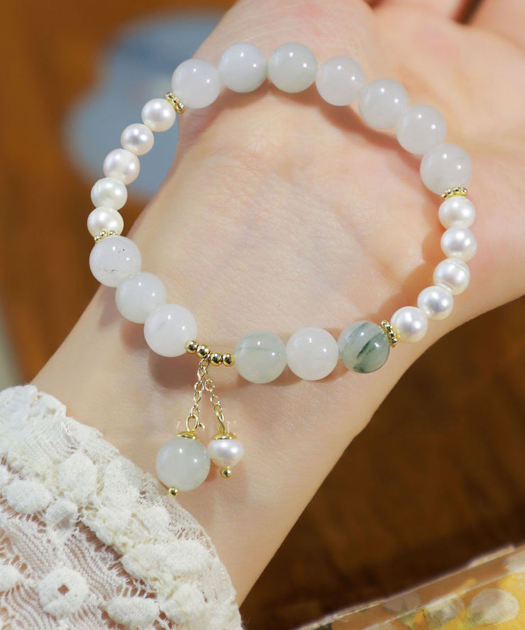 Classy White Pearl Mother Shellfish Charm Bracelet