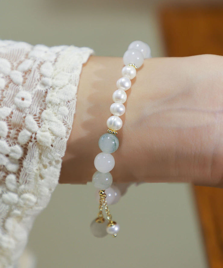 Classy White Pearl Mother Shellfish Charm Bracelet