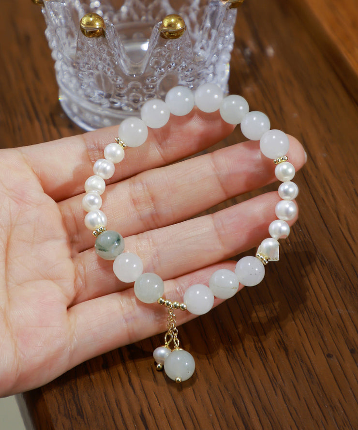 Classy White Pearl Mother Shellfish Charm Bracelet