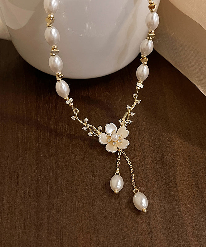 Elegant White Copper Alloy Pearl Floral Tassel Pendant Necklace