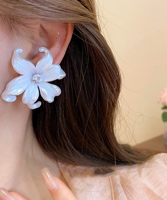 Elegant White Floral Zircon Stud Earrings