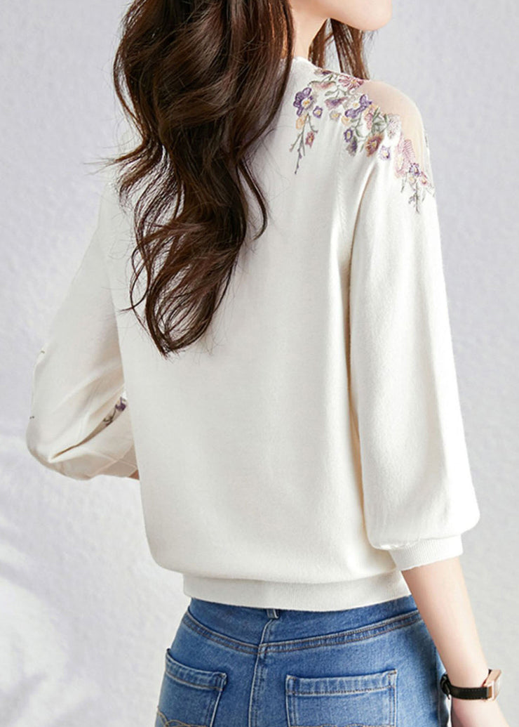 French White O-Neck Embroidered Versatile Knit Top Fall