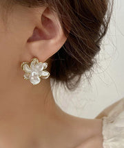 Regular White Alloy Pearl Flower Stud Earrings