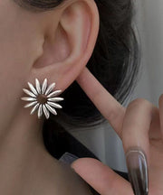 Regular White Sterling Silver Floral Stud Earrings