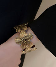 Retro Gold Copper Alloy Floral Cuff