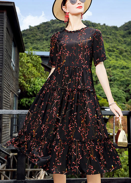 Bohemian Black O-Neck Ruffled Print Seiden-Maxikleid mit kurzen Ärmeln