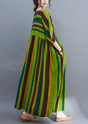 Bohemian Green Striped O-Neck zerknitterte Taschen Strandkleid Kurzarm