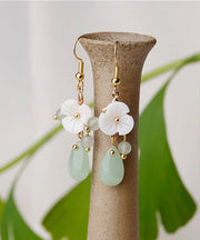 Boutique White Flower Jade 14K Gold Drop Ohrringe