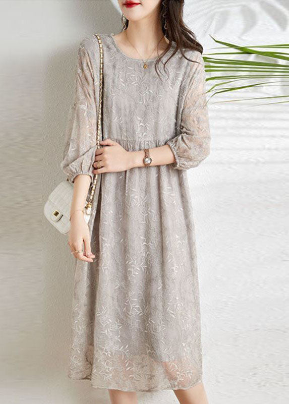 Fashion Light Grey Cinched Embroideried Chiffon Urlaubskleider Ärmel mit drei Vierteln