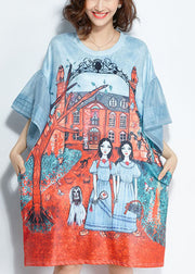 Italienische hellblaue O-Neck Pocket Character Print Silk Mid Kleider Flare Sleeve