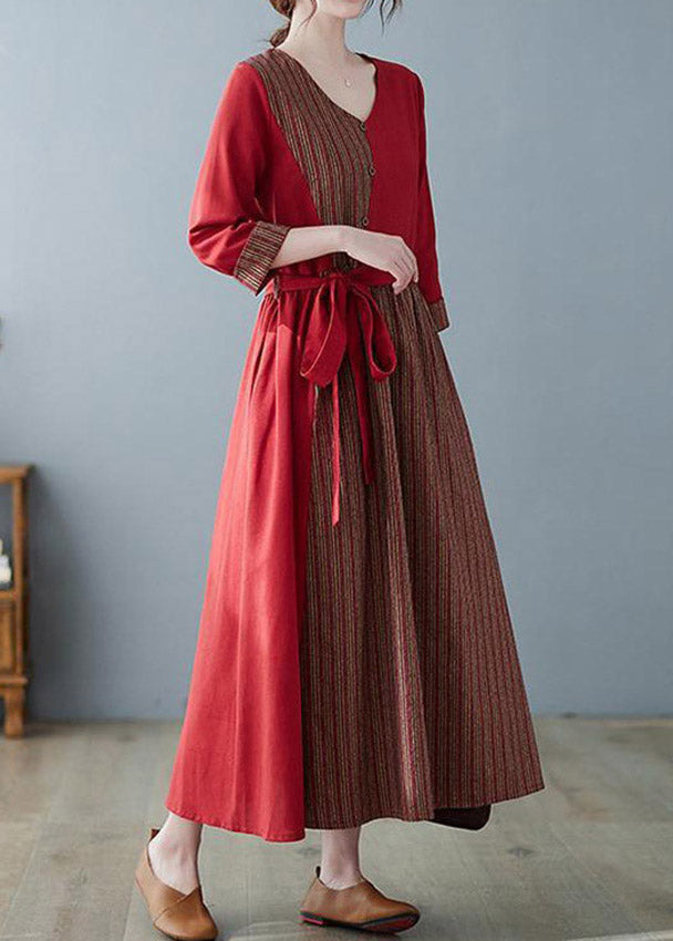 Italienisches Mulberry-Kleid mit V-Ausschnitt, asymmetrischem Patchwork, gestreiften Knöpfen, Taschen, Taillenschnürung, Leinenkleid mit drei Vierteln