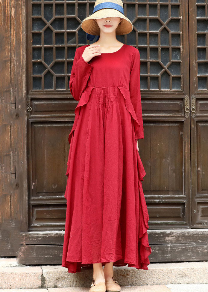 Maxikleid aus roter Baumwolle mit langen Ärmeln und Falten an der Taille