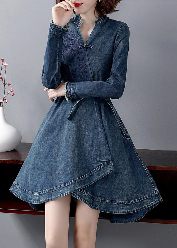 Schmal geschnittenes, blaues V-Ausschnitt, bestickte Schärpen, Baumwoll-Denim-Cinch-Kleid mit langen Ärmeln