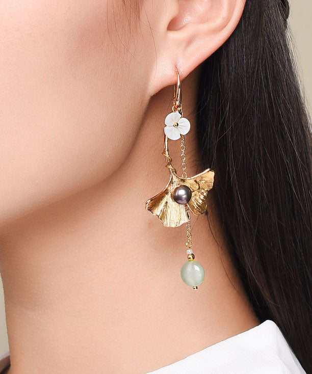 Stil asymmetrisches Design Blume 14K Gold Jade Ohrringe