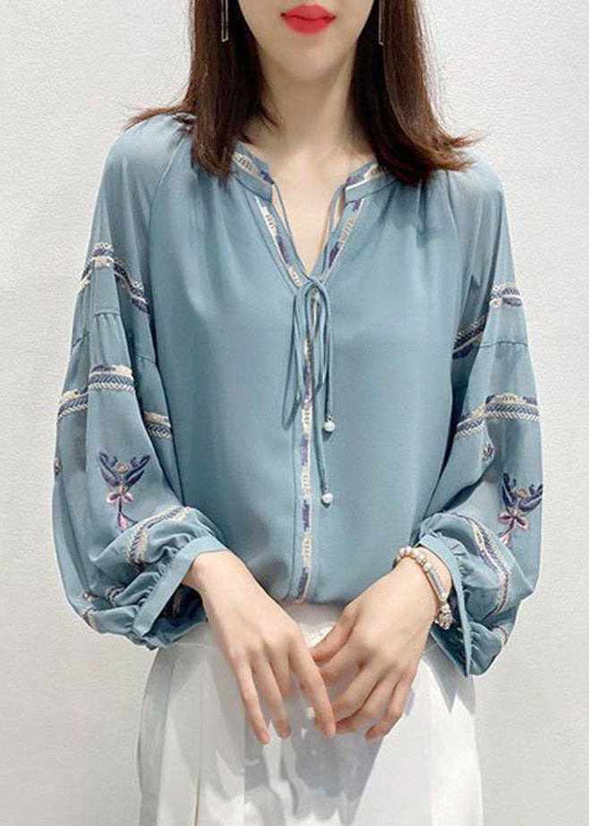 Vintage blau besticktes Chiffon-Shirt mit V-Ausschnitt, dreiviertel Ärmel