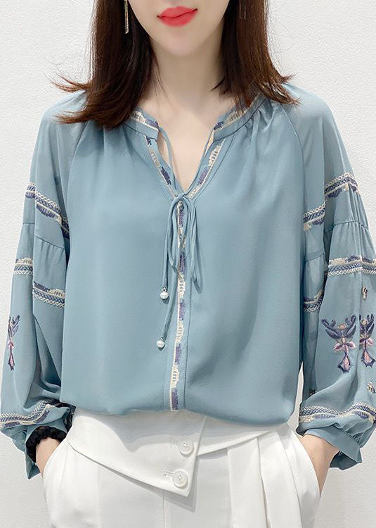 Vintage blau besticktes Chiffon-Shirt mit V-Ausschnitt, dreiviertel Ärmel