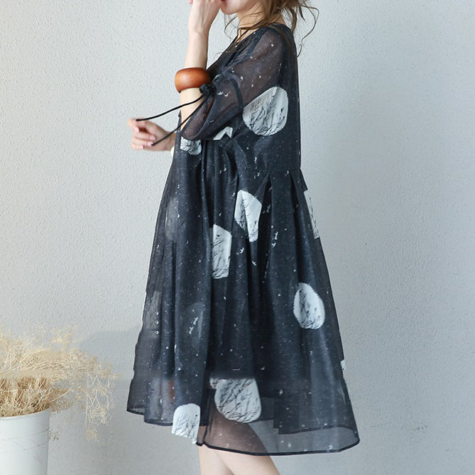 Mode schwarz druckt langes Chiffon-Kleid Locker sitzendes Chiffon-Kleid mit hoher Taille und feinen Kordelzugärmeln