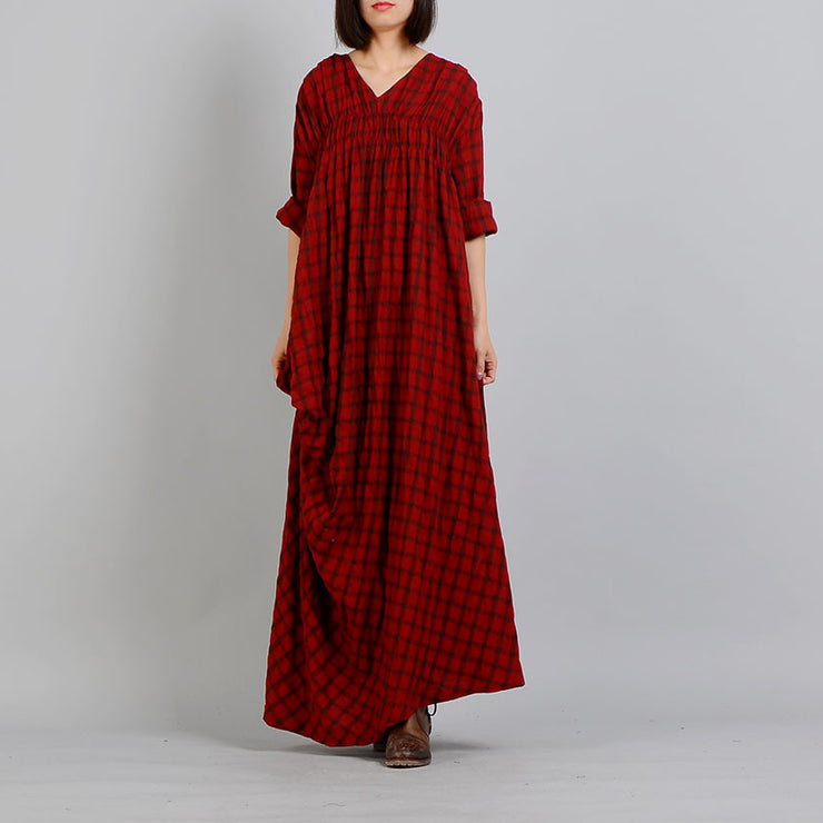 Vintage rotes kariertes lässiges Kleid mit V-Ausschnitt lässige Maxikleider mit asymmetrischem Design