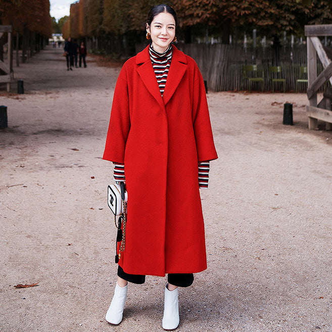 Frauen roter Wintermantel plus Größe gekerbter Wollmantel Vintage-Taschen Krawatte Taille Wolljacken