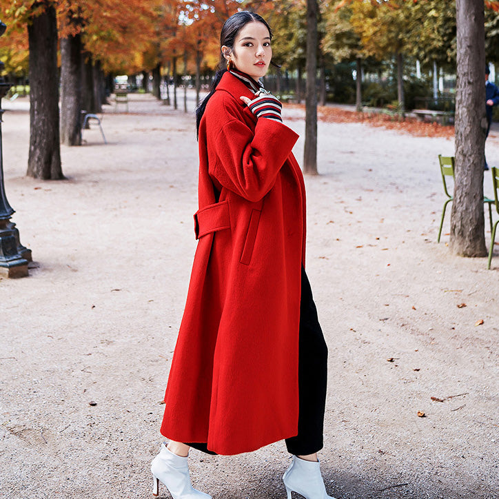 Frauen roter Wintermantel plus Größe gekerbter Wollmantel Vintage-Taschen Krawatte Taille Wolljacken