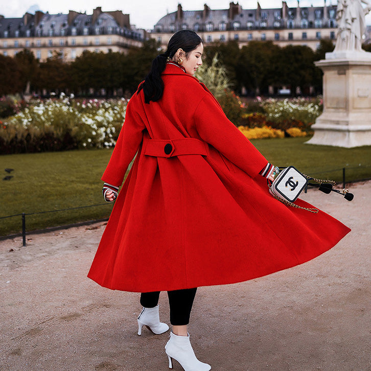 Frauen roter Wintermantel plus Größe gekerbter Wollmantel Vintage-Taschen Krawatte Taille Wolljacken